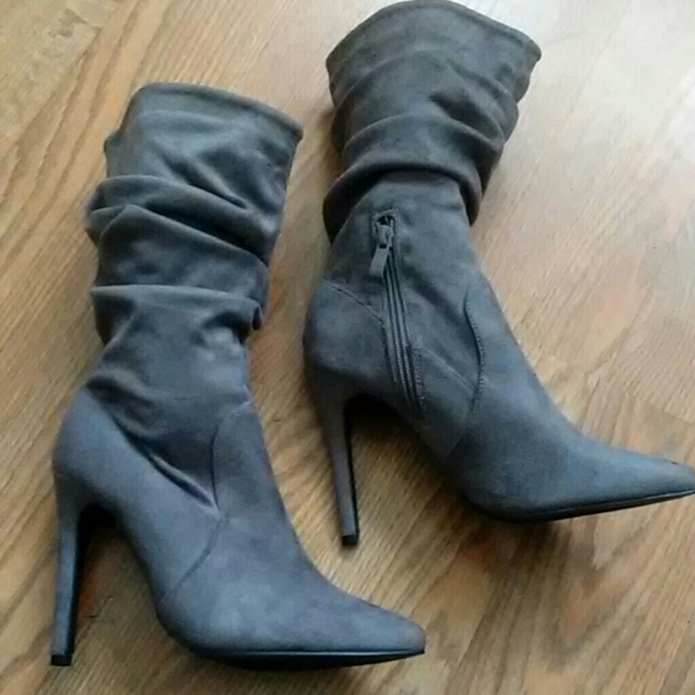 Boots - Picture 2 of 8